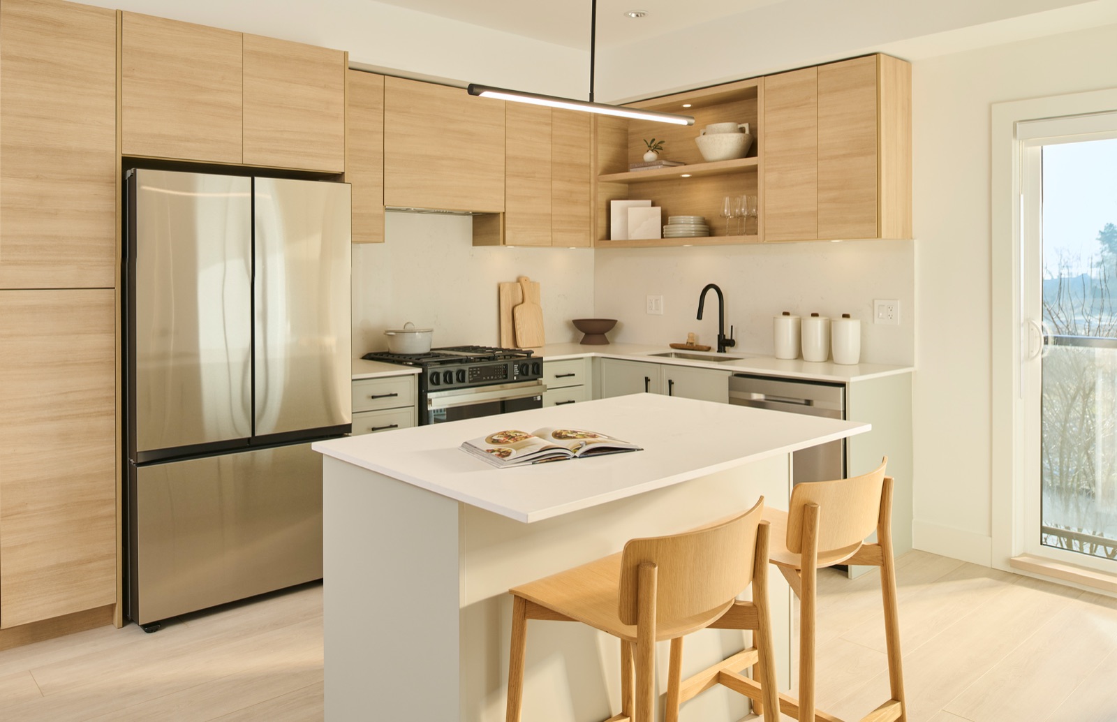 Addition Living in Langley – photo 2