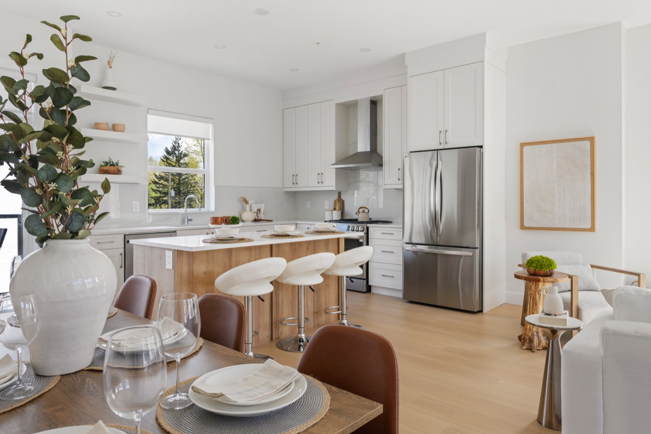 Gordon Square in Langley – photo 2