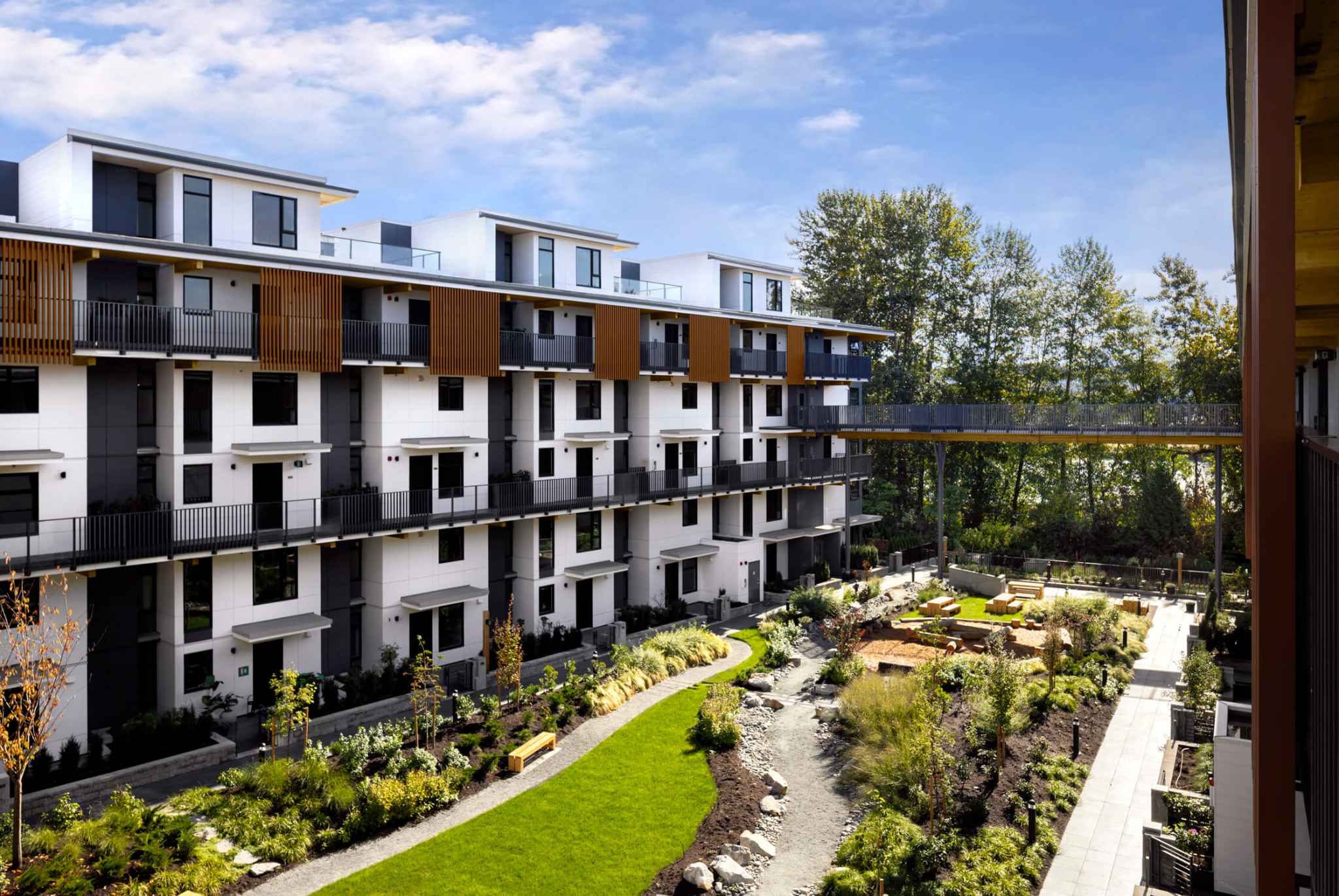 Timber House in New Westminster – photo 2
